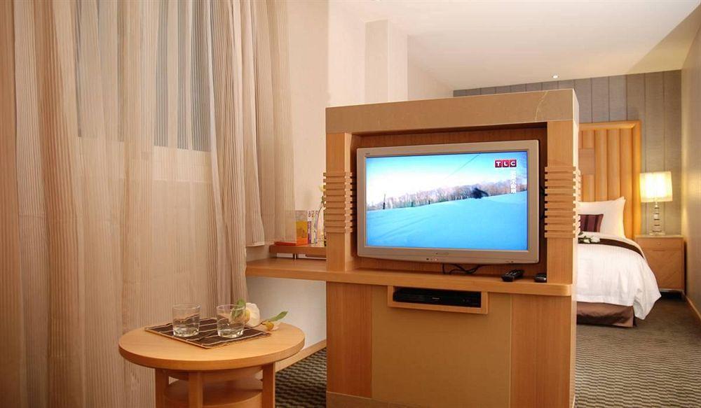 Tokyo International Hotel Тайпей Екстериор снимка