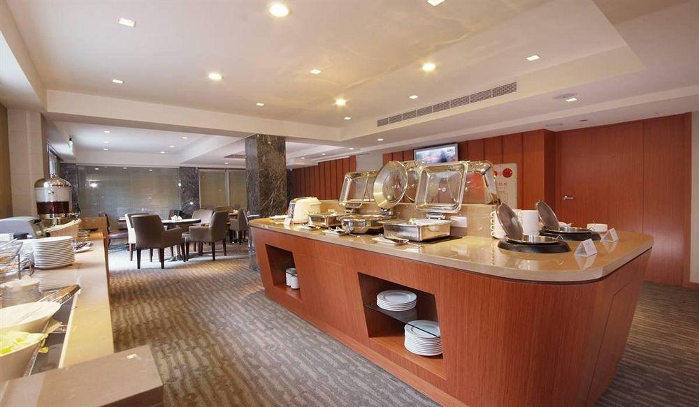 Tokyo International Hotel Тайпей Екстериор снимка