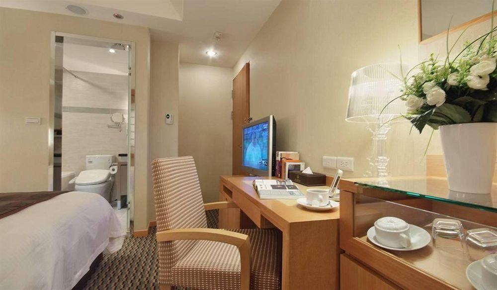 Tokyo International Hotel Тайпей Екстериор снимка