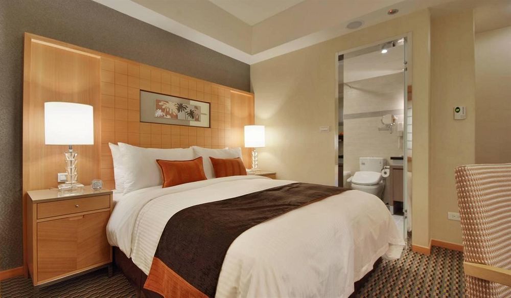 Tokyo International Hotel Тайпей Екстериор снимка